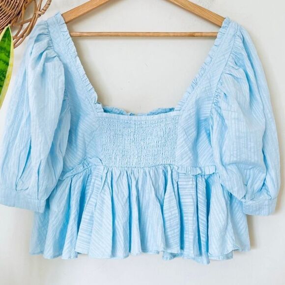 FREE PEOPLE LEAVE IT TO ME TOP CROPPED WITH PLEATING AT THE BOTTOM NWOT - Picture 4 of 7